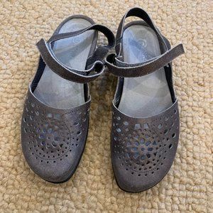 Naot Clogs Size 38
